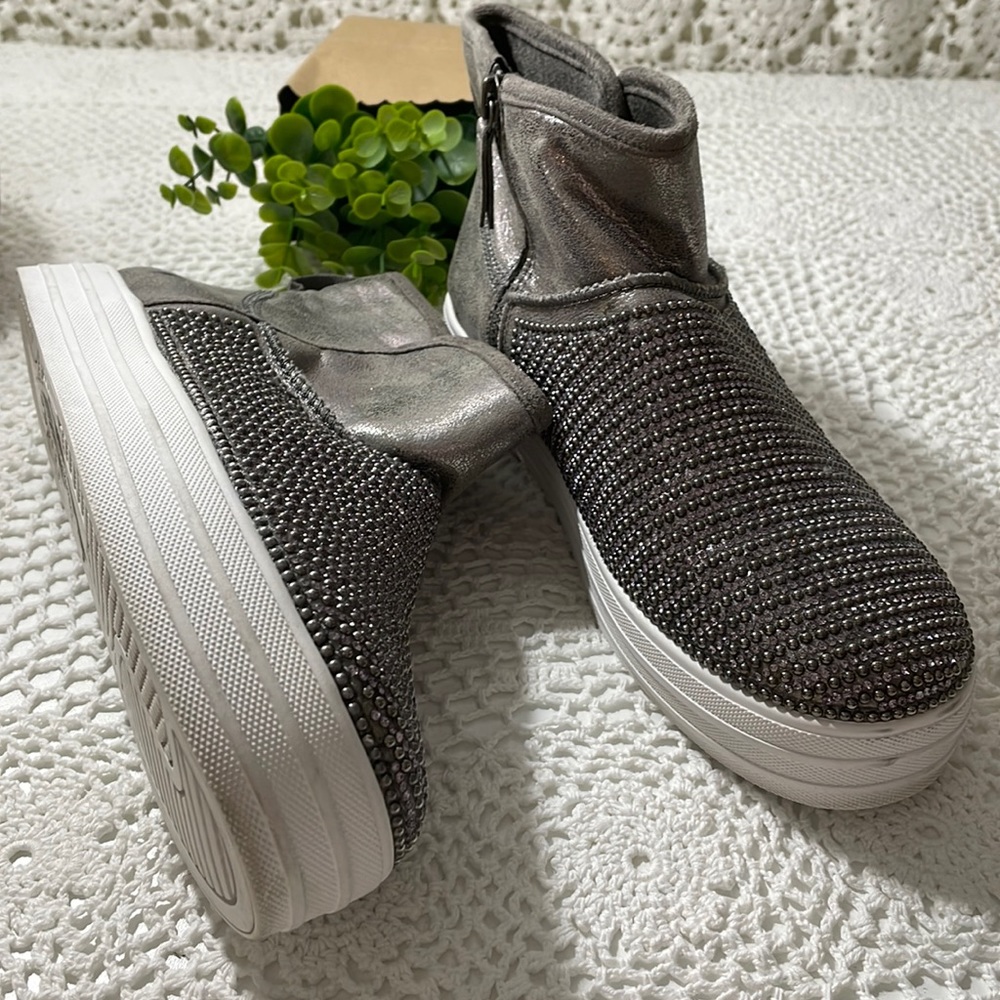 Sketchers silver studded crystal boots